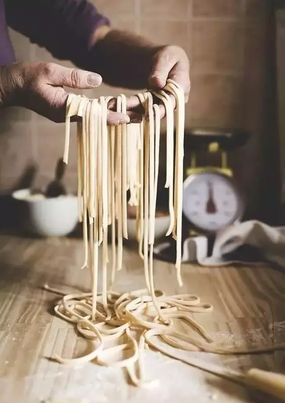 樓下面館老師傅私下透漏,在家煮麵的【5大秘訣】,輕輕鬆松就能讓麵條更好吃!