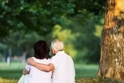 老年夫妻最缺什麼?說得太好了,夫妻都該看看