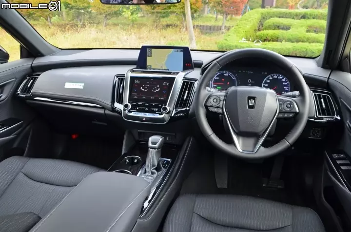 第15代 Toyota Crown 日本試駕,新世代皇冠再現榮耀!