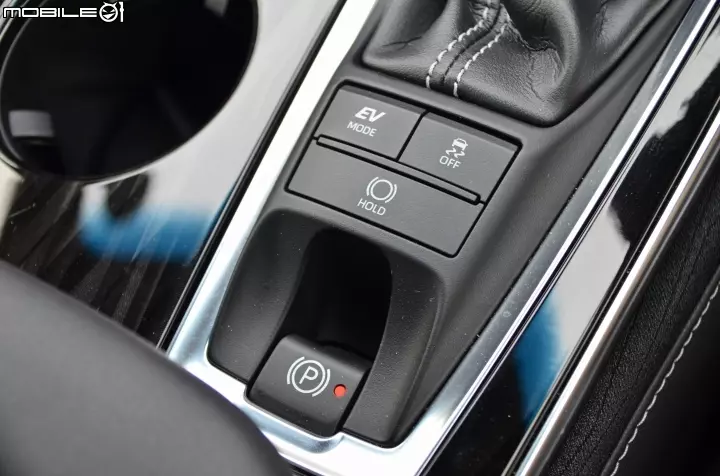 第15代 Toyota Crown 日本試駕,新世代皇冠再現榮耀!