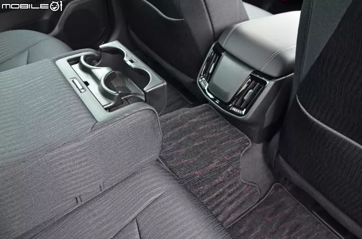 第15代 Toyota Crown 日本試駕,新世代皇冠再現榮耀!