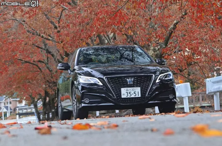 第15代 Toyota Crown 日本試駕,新世代皇冠再現榮耀!