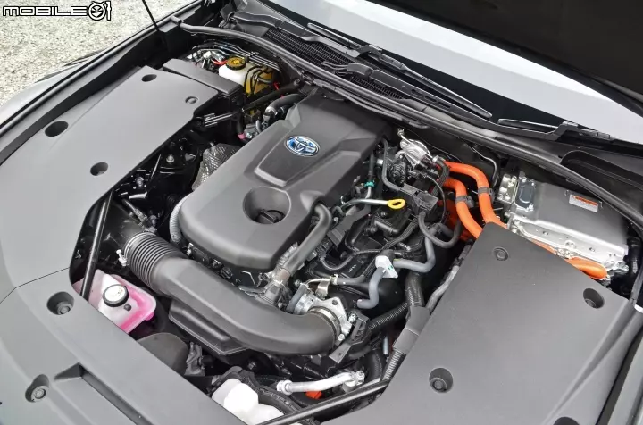 第15代 Toyota Crown 日本試駕,新世代皇冠再現榮耀!