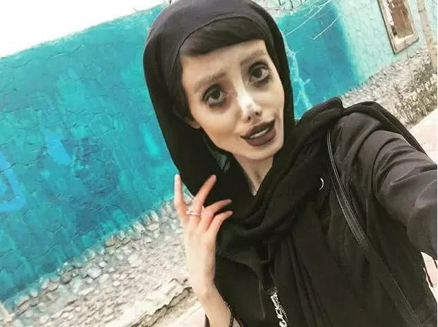 20歲少女整容失敗成殭屍臉,卻意外走紅,網友:現實版殭屍新娘