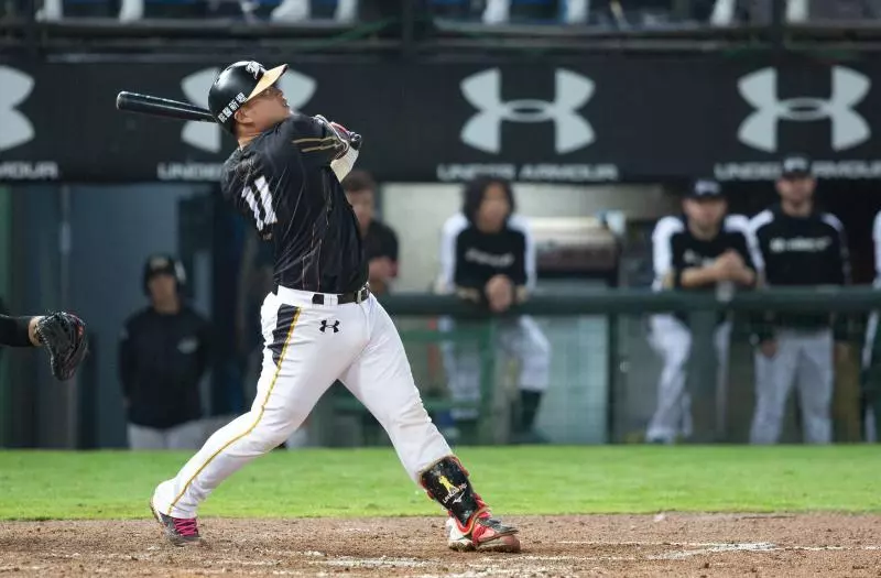 [中職] 聯盟第一！林泓育3年2700萬續留Lamigo，將超林智勝、彭政閔成最高