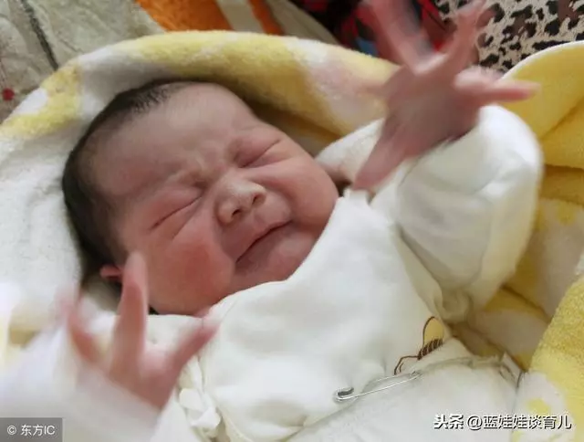 孕婦懷孕9個月,丈夫堅持要求剖腹產,孩子出生後,全家亂成一團