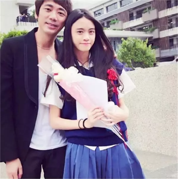 信「18歲私生女」長大美翻!最近被人起原來「孩子的媽」是她!難怪女兒那麼美!