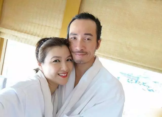 她是含金湯匙出生的豪門千金 卻嫁窮小子「3年生三胎」老公超顧家