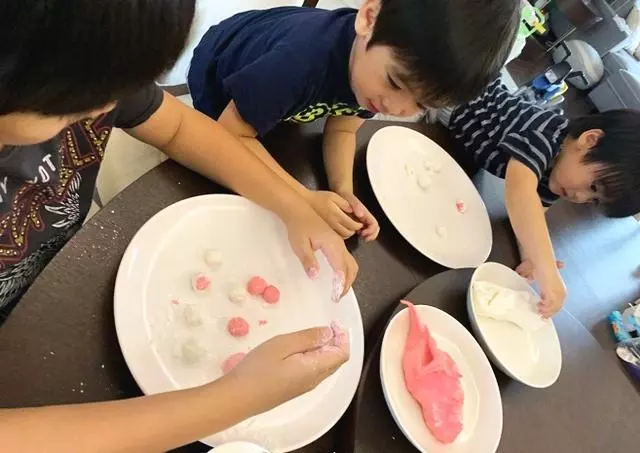林志穎全家搓湯圓,陳若儀的肚子亮了,網友:像又懷了雙胞胎