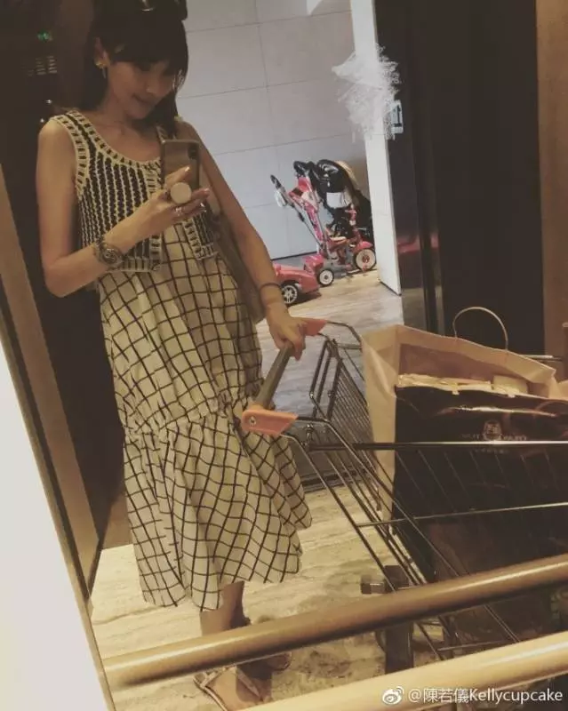 林志穎全家搓湯圓,陳若儀的肚子亮了,網友:像又懷了雙胞胎