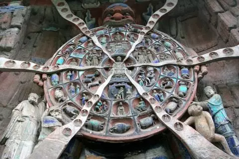 修復800歲的千手觀音石像,腹中方磚,引發專家驚呼:大發現!