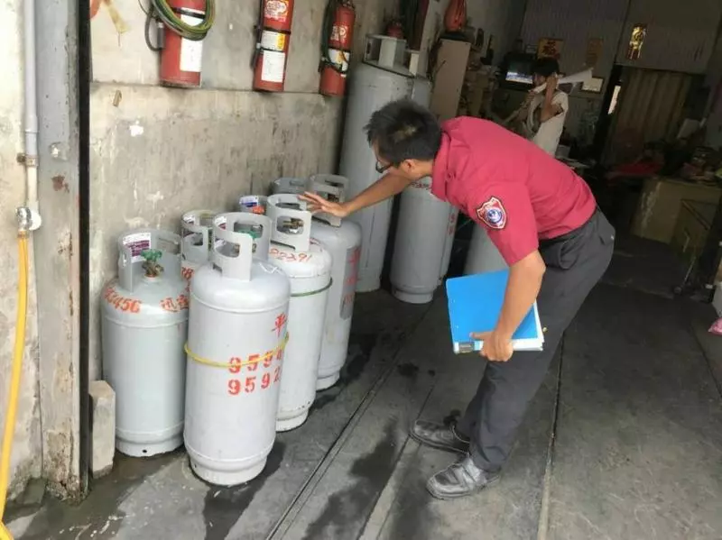 檢舉也沒用?特休請太多「公司取消年終」嗆:又沒規定要給 他不滿「打一通電話」老闆娘出面求饒