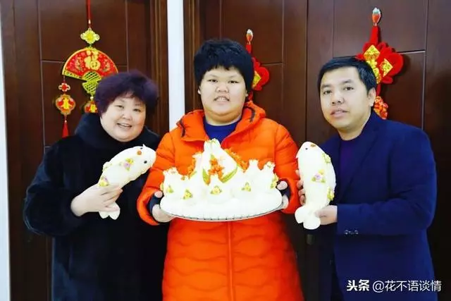 她掙80萬一分不剩給老公買豪車,9年後老公開輛奔馳來還禮