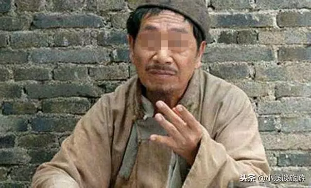 女兒失蹤三年,算命先生卻說還在家中,母親搜查一番後,當場蒙了
