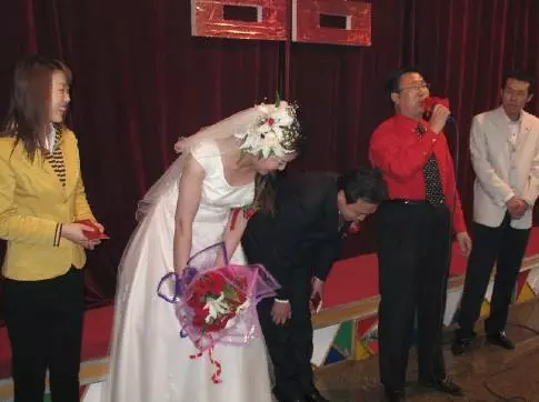 我坐月子,母親生病沒來照顧,給家裡打電話問候,我再不想回娘家
