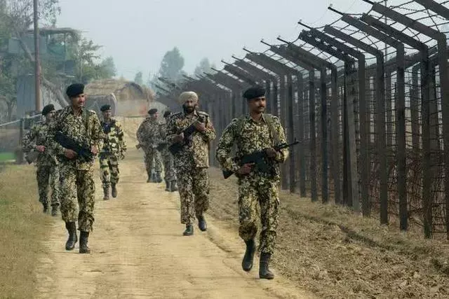 東施效顰!印度要建合成旅 光彈藥這一項就落後解放軍半個多世紀