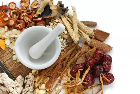 皮膚濕疹總不好?中醫主任:這4個巧方法,相互結合,濕疹全消