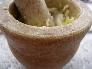 拌點它炸雞肉,這樣炸的雞腿你一定沒吃過,比肯得基的大雞排好吃