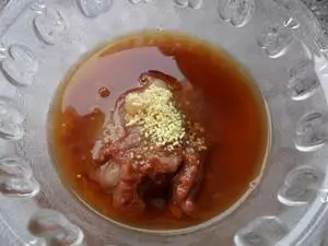 拌點它炸雞肉,這樣炸的雞腿你一定沒吃過,比肯得基的大雞排好吃