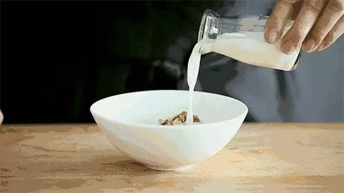 這6種牛奶喝了傷身體,也許孩子還在天天喝!