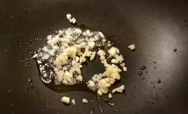 酸甜炸肉丸,在家可以這樣做,大人小孩都愛吃