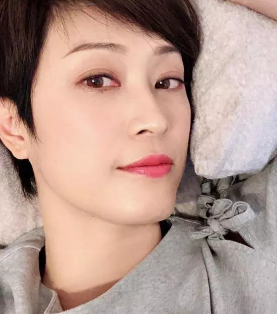 曾是力捧花旦,51歲前港姐至今依舊單身:是我選擇了單身
