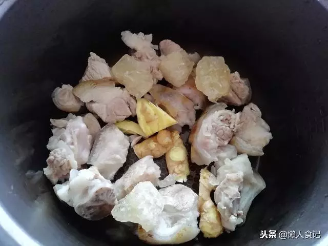冬天來一碗廣東豬腳姜醋,光聞味道就饞了!