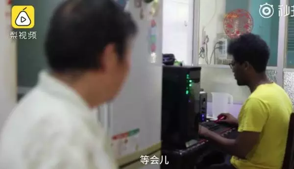 奶奶抱孫「狂洗1周」還是髒 送醫才知「乖孫是黑人」