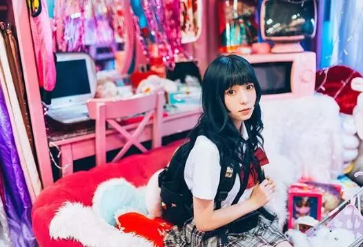 自嘲幻滅型YouTuber!「本本」恥力全開街頭唱跳「印度舞曲」 網崩潰:那來的勇氣?