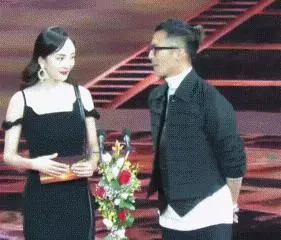 網傳「楊冪已有新戀情」!離婚只是前戲!為了和謝霆鋒交往?!