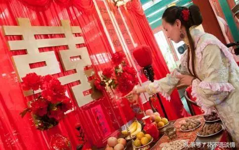 婆婆不伺候兒媳坐月子,送了八百紅包,兒媳回家一趟,淚流滿面