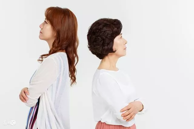 出嫁10萬彩禮,我給公婆8萬,她竟如此對我,我要給她養老嗎?