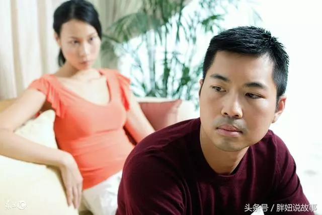 結婚給女方彩禮18萬,婚禮上打女友一耳光,她全家沒人敢吱聲!