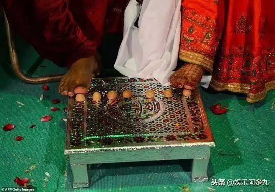 印度鑽石大亨一次嫁掉261個「女兒」 還送每人20萬黃金嫁妝!