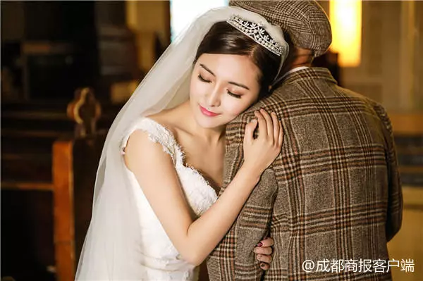 25歲正妹「甜蜜牽87歲老翁拍婚紗」震撼全網 瞞著家人偷拍「真相讓網友秒飆淚」:最重要的愛