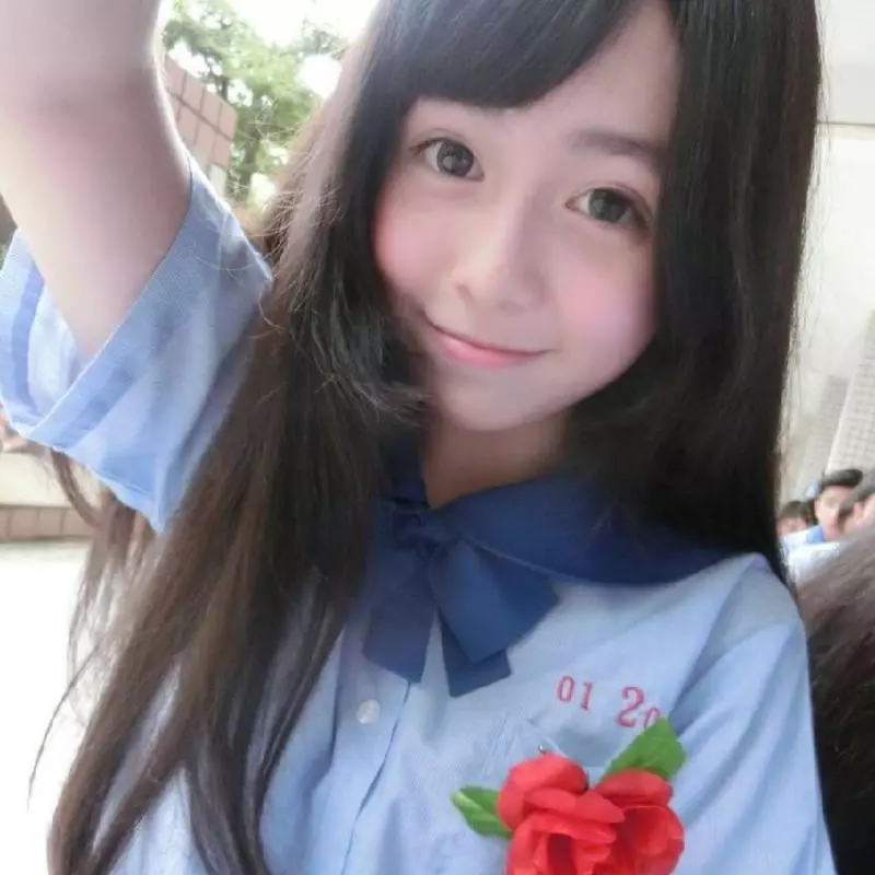 「大小姐」 混血童星18歲了!8歲爆紅全台 10年後「嬰兒肥蘿莉→中法混血美女」網友又戀愛❤