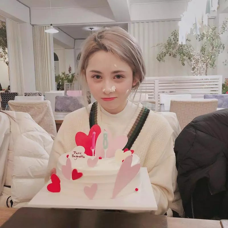 「大小姐」 混血童星18歲了!8歲爆紅全台 10年後「嬰兒肥蘿莉→中法混血美女」網友又戀愛❤