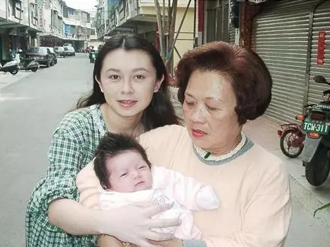 「大小姐」 混血童星18歲了!8歲爆紅全台 10年後「嬰兒肥蘿莉→中法混血美女」網友又戀愛❤