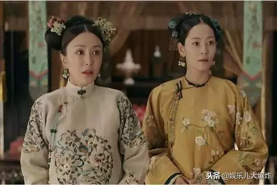 劇裡演「母子」劇外是夫妻,女追男「生雙胞胎」,取名「一模一樣」!
