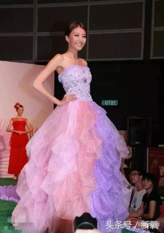 黃宗澤女友近照曝光,傲人身材簡直讓人看呆了,網友: 難怪連胡杏兒都捨得放棄~