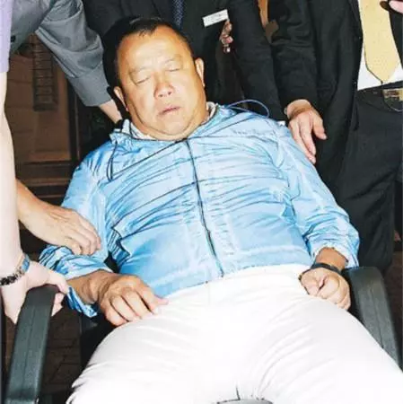 曾志偉日本出車禍,對方疑似李志恆,頸椎受傷直升機送往醫院?