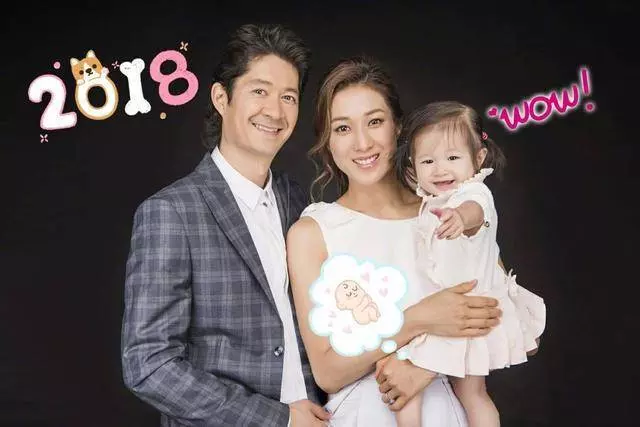 「好彩妹」鍾嘉欣把兒子穿成聖誕老人,肉嘟嘟的像極了姐姐!
