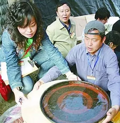 一西漢女棺考古開棺前棺蓋現「屍影」,在場人都看見了,專家到場卻說謎團難解