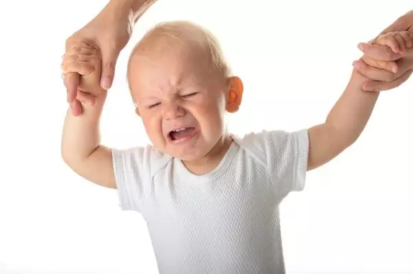 孩子一生必經3次叛逆期,不打不罵,3種教育方式改變孩子一生