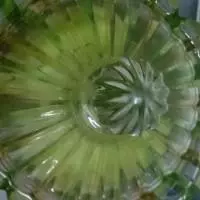 腌芒果酸酸甜甜,其中夾雜著一絲絲辣,很開胃