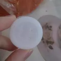 腌芒果酸酸甜甜,其中夾雜著一絲絲辣,很開胃