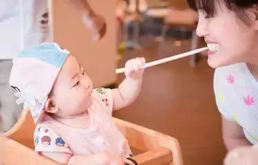 寶寶長牙、喂養、睡覺、排尿等必知的常識與禁忌,太全了