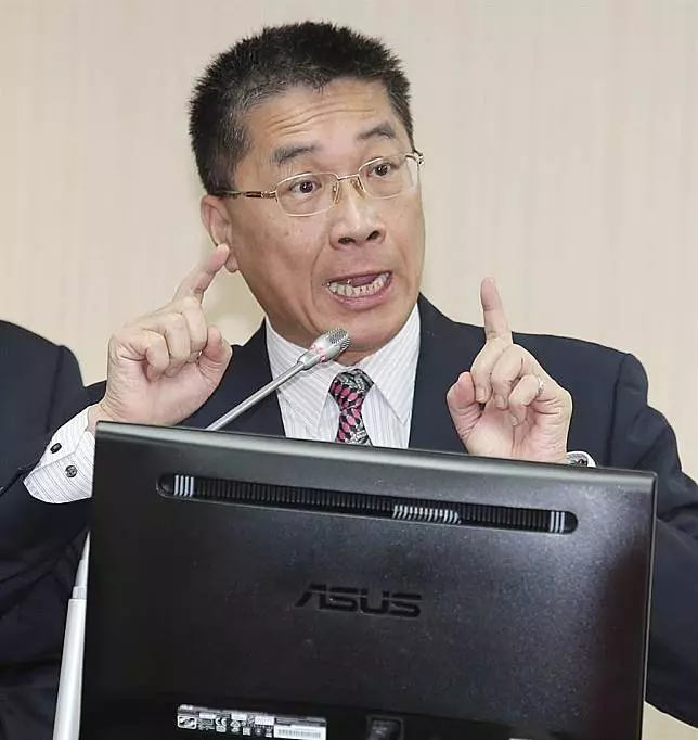 影》徐國勇黑手伸媒體?竟干預國人不看中天 網怒轟:智障