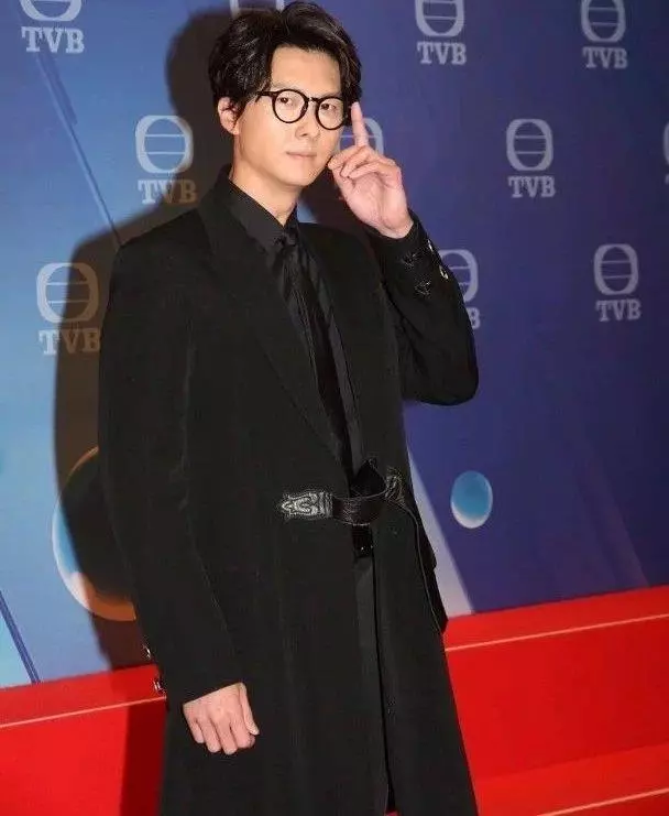 新劇再上演「他他」基情?TVB視帝直言做足心理準備:這次我主動