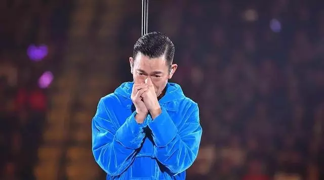 57歲劉德華崩潰痛哭:拿命在拼的人,都欠自己一句抱歉